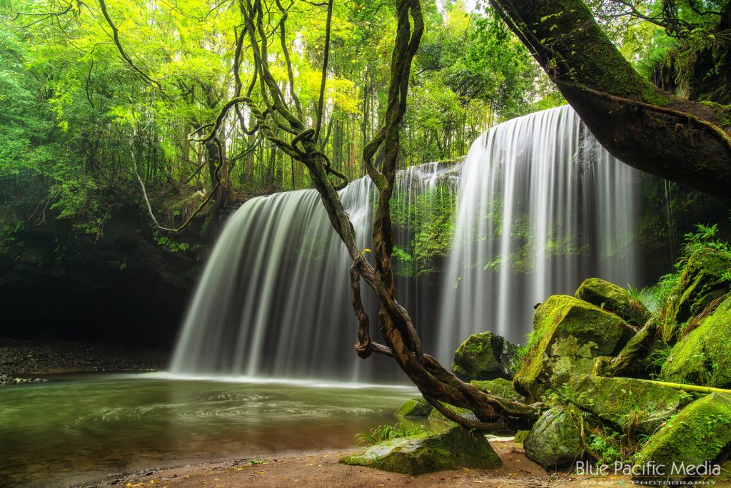 Japan's most beautiful waterfalls : Nabegataki, Kumamoto Japan